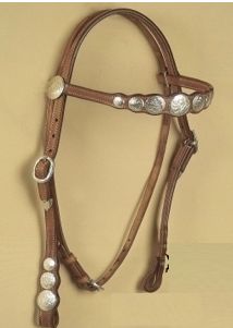 western hoofdstel, western, amerikaans, mustang, inclusief teugels, inclusief, teugels, cowboy, hoofdstel, kopstuk, 1orig, éénorig, eenorig, concho, concho's, conchos, cob, full, ful, kop, bakstuk, 39, goedkoop, degelijk, leder, lichtbruin, bruin, donkerbruin, café, cafe, kafe, frontriem, front, voorriem, 2230